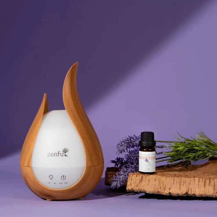 Zenful Biologische Lavendel Lavandin etherische olie met lavendel plant en Lyra licht hout diffuser