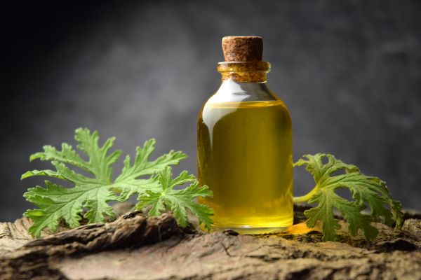 Olie in een fles met ingredient