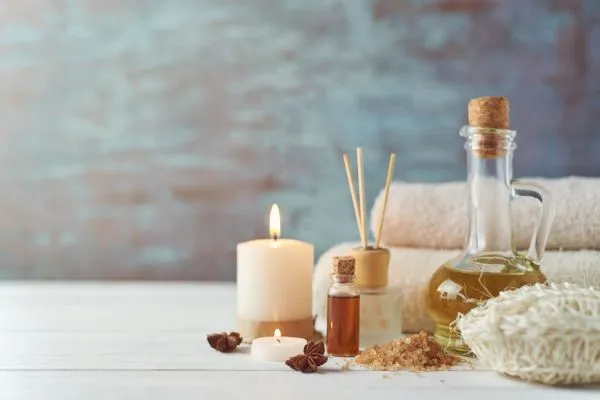 producten voor massage van olie tot kaars en handdoek