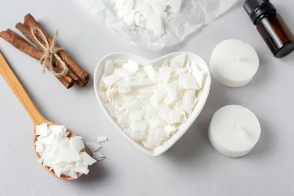 Ingrediënten en benodigdheden voor huisgeur parfum voor huis