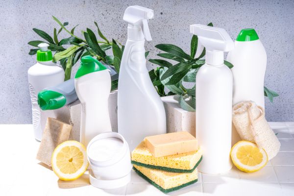 Zelf-schoonmaakmiddelen-maken Zelf schoonmaakmiddelen maken